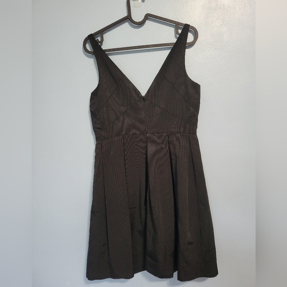 Z Spoke by Zac Posen V-neck Pleated Little Black Dress Size 4 - Picture 3 of 11